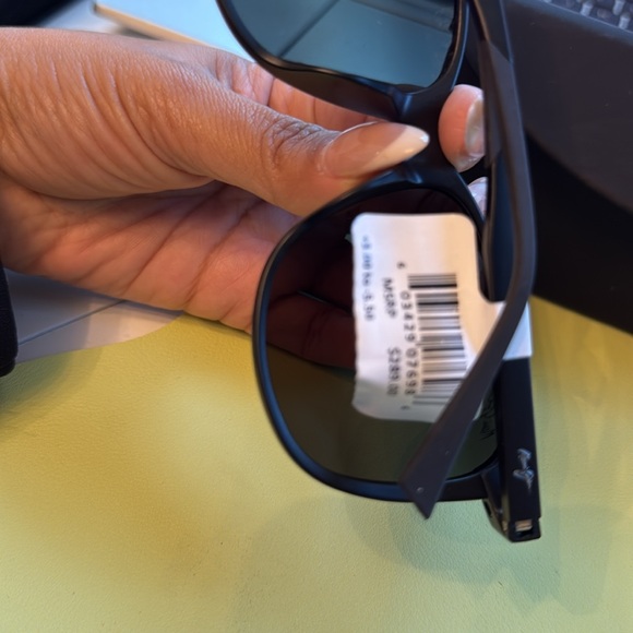 Maui Jim Ilikea 650 02 56 16. Brand New - Picture 8 of 9